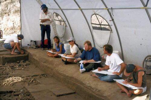 Training students in excavation protocols, Hudson-Meng site, Nebraska